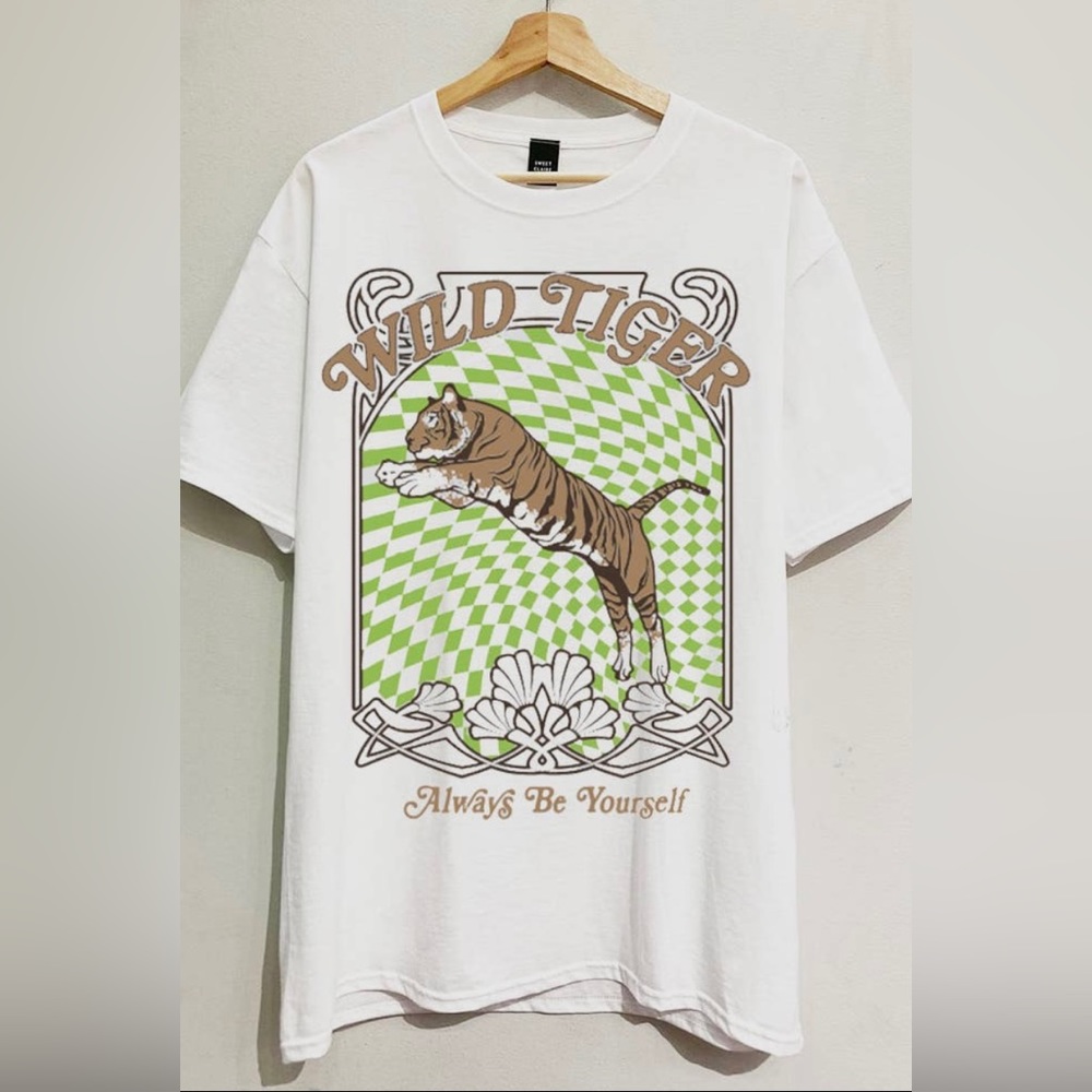 Womens oversized graphic tee